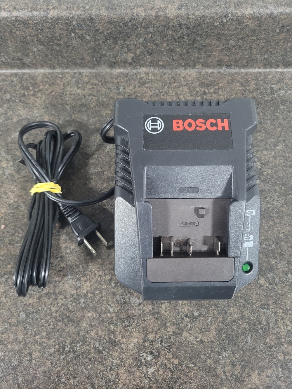 Bosch 18V Battery Charger Model BC-660